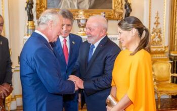 “Primeira coisa que o rei disse pra mim foi para cuidar da Amazônia”, comenta Lula