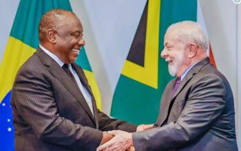 Lula e presidente da África do Sul tratam de cúpula do BRICS e guerra na Ucrânia