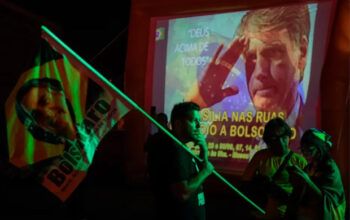 NYT diz que Bolsonaro inelegível é 'baque na extrema direita' do Brasil