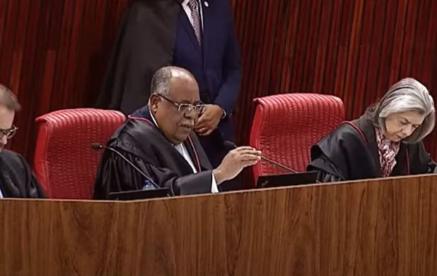 TSE julga ação que pode deixar Jair Bolsonaro inelegível por oito anos