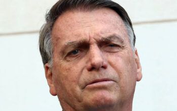 PGR pede acesso a postagens de Bolsonaro sobre eleições, urnas eletrônicas e assuntos envolvendo o  TSE