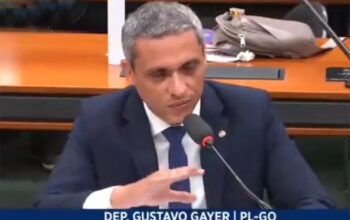 Camilo Santana desmente bolsonarista Gustavo Gayer, que divulgou fake news sobre escolas cívico-militares (vídeo)