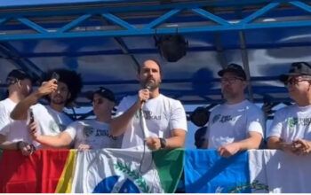 Eduardo Bolsonaro viraliza após disparar que “professor doutrinador é pior que traficante” (vídeo)