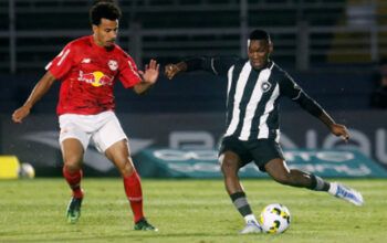 Líder isolado, Botafogo bate o Bragantino e vence a 6ª seguida