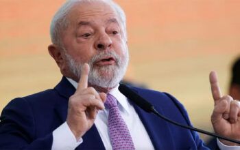 Presidente do BC é tinhoso, mas taxa de juros logo começará a cair, diz Lula