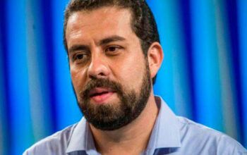 Psol pede a cassação de Eduardo Bolsonaro por comparar professores a traficantes