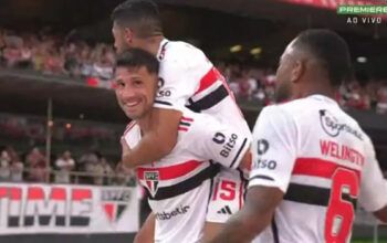 São Paulo faz 4 a 1 no Santos com dois de Calleri e um de Pato pela 15ª rodada do Campeonato Brasileiro