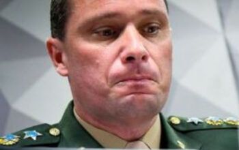 Cid assume que vendeu joias a mando de Bolsonaro e que dinheiro em espécie foi entregue para o ex-presidente