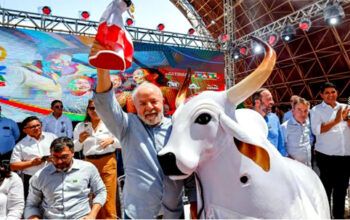 Em Parintins, Lula retoma o Luz para Todos e autoriza compra de energia da Venezuela