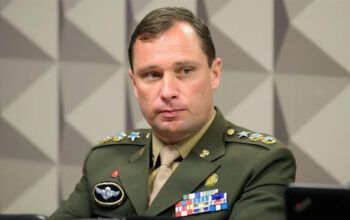 Mauro Cid extrapolou papel de ajudante de Bolsonaro, admite cúpula do Exército