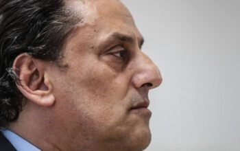 PF identifica nome de Wassef em recibo de recompra de Rolex