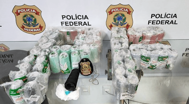 PF prende mulher por tráfico internacional de drogas no Aeroporto do Galeão/RJ
