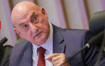 Relator foge do tema, questiona G. Dias sobre golpe de 64 e tumultua reunião da CPI do MST