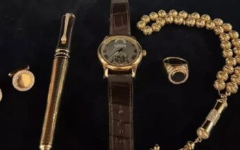 Rolex recebido de presente por Bolsonaro foi vendido nos EUA e recomprado por Wassef para entregar ao TCU