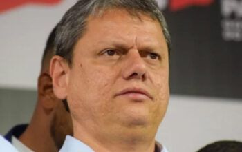 Tarcísio cogita deixar Republicanos caso partido integre governo Lula