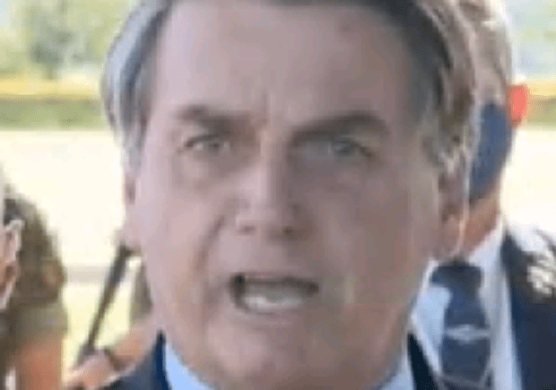 Bolsonaro nega que tenha tratado de golpe e afirma que irá à Justiça contra calúnias