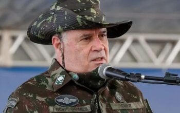 Cúpula militar relata pressão para que comandante do Exército aderisse ao golpe