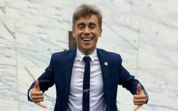 Nikolas Ferreira vira réu por transfobia após expor adolescente de 14 anos