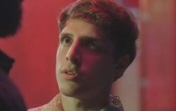 Terra e Paixão: Kelvin desconfia que Ramiro está envolvido em crime de Daniel