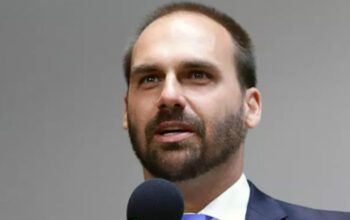 Eduardo Bolsonaro vira piada entre internautas e "Bananinha" fica entre os assuntos mais comentados nas redes