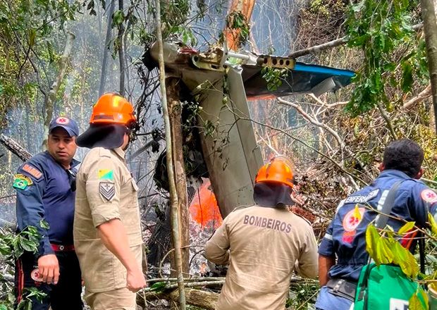 Avião de pequeno porte que decolou com destino a Envira cai e deixa 12 mortos no Acre