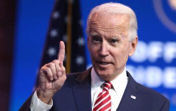 Biden diz que EUA estão com Israel e mobilizam forças