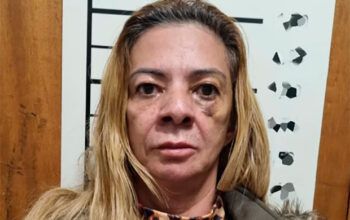 Chefona do PCC no litoral é presa a caminho de “reunião” da facção