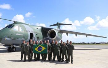 FAB traz mais 66 brasileiros e três bolivianas de Israel