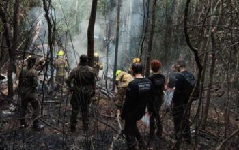 Polícia trabalha na identificação de corpos das vítimas da queda do avião no Acre