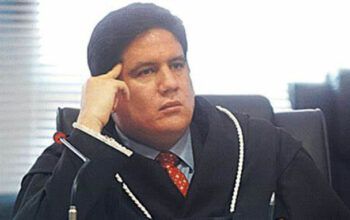 Manifestação #Fora Ari pede afastamento de agressor de Yara Lins