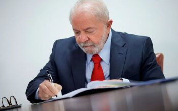 Lula assina decreto para GLO em portos e aeroportos de SP e RJ