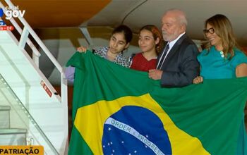 Lula recebe em Brasília os 32 brasileiros que estavam presos em Gaza