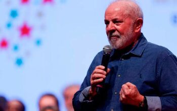 “Conseguimos colocar na Suprema Corte um comunista”, comemora Lula