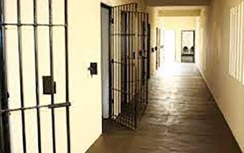 Homem é preso suspeito de estuprar o próprio filho e filmar abusos sexuais