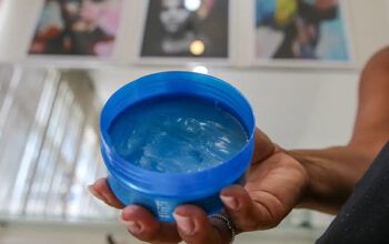 Pomada modeladora de cabelo faz emergência lotar após Natal