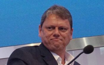 Tarcísio decide não comparecer a ato contra tentativa de golpe em 8 de janeiro