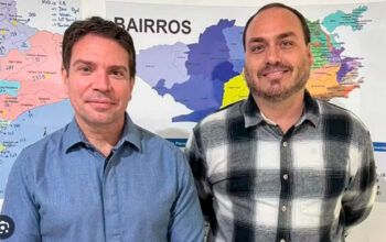 PF apreende computador da Abin com Carlos Bolsonaro