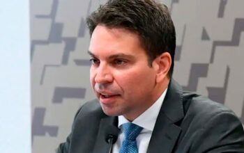 Ramagem é alvo da PF em operação contra espionagem ilegal da Abin e é intimado a depor