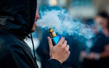 Adolescentes são hospitalizados após misturarem “droga zumbi” em vape