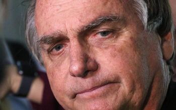 Bolsonaro fica em silêncio durante depoimento à Polícia Federal sobre tentativa de golpe