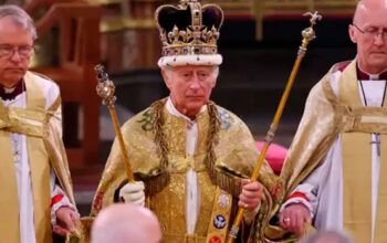 O Palácio de Buckingham anuncia que o rei Charles III foi diagnosticado com uma forma de câncer