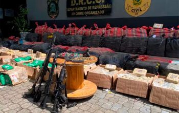 Operação Jomini apreende três toneladas de drogas, armas  entre Itacoatiara e Rio Preto