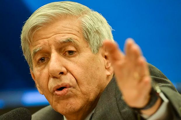 “Se tiver que virar a mesa é antes das eleições”, disse general Heleno a Bolsonaro