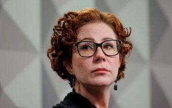 Ex-comandante da FAB diz que Zambelli o abordou pedindo golpe