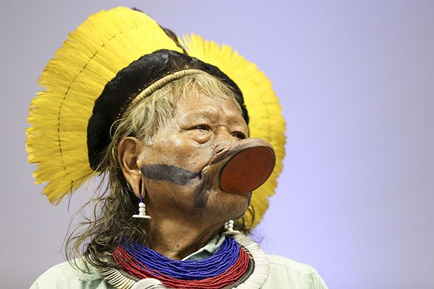 Macron concederá ordem máxima da França ao cacique Raoni