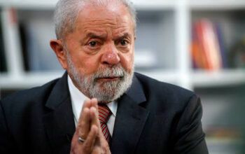 Bolsonaro tentou dar golpe no 8 de janeiro, diz Lula a jornalistas do Japão