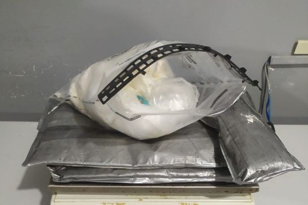 Mulher é presa pela PF em Tabatinga por transporte de cocaína em frascos de shampoo