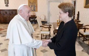 Papa Francisco recebe Dilma: "Reze por mim e eu rezo por você"