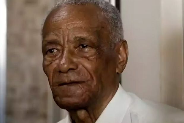 Revolta da Chibata - Filho de Almirante Negro responde a ofensas de comandante ao pai: “Herói do povo”