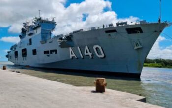 Maior navio de guerra da América Latina chega no RS neste sábado